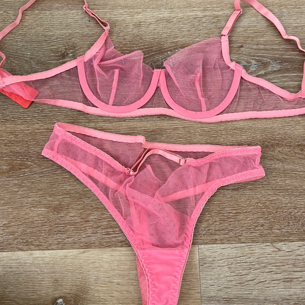 Gorgeous sheer rose set 💕